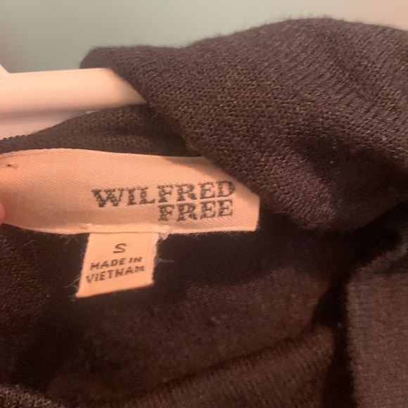 Aritzia lightweight turtleneck, Wilfred free, small - Picture 3 of 3